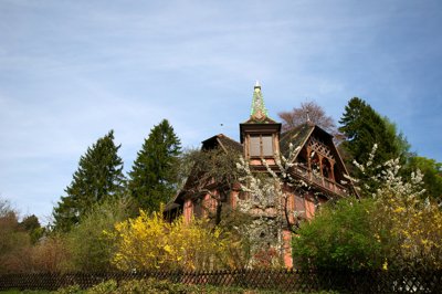 Vivons heureux, vivons caché_4581412205_l.jpg